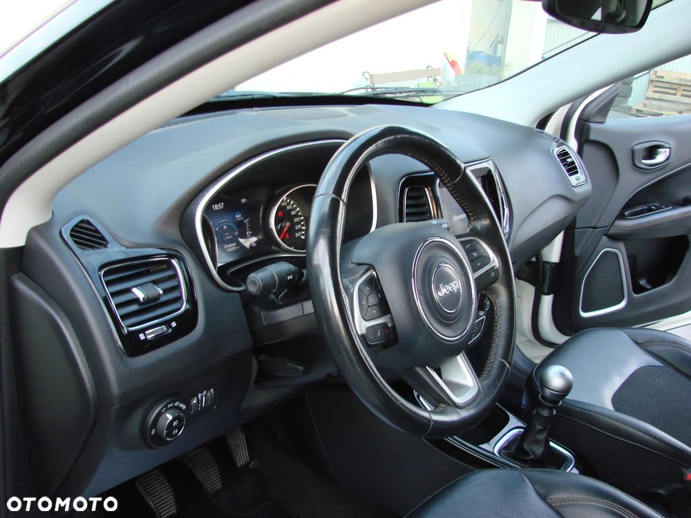 Jeep Compass - 19