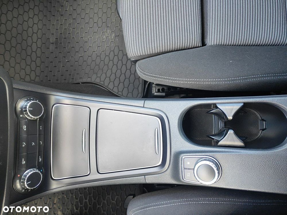 Mercedes-Benz Klasa B 180 d 7G-DCT Edition - 12