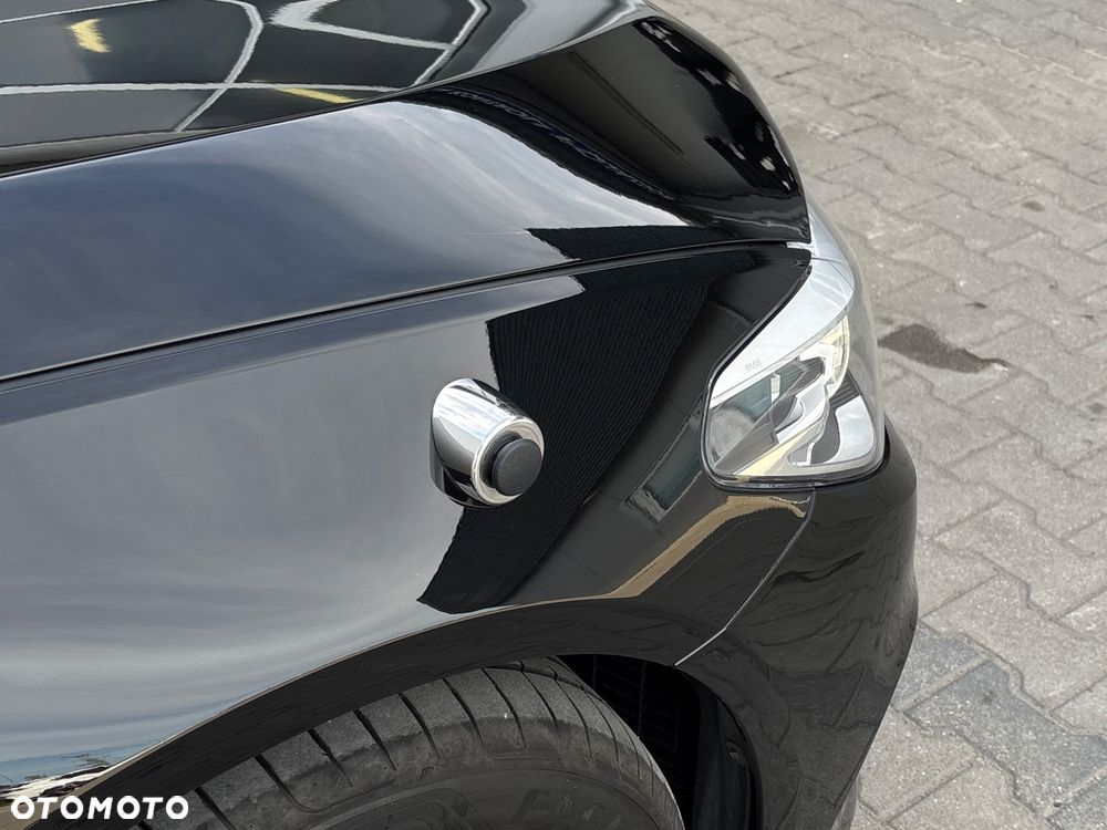 BMW Seria 5 520d - 32