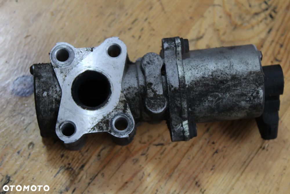 ZAWÓR EGR AVENSIS T25 AURIS COROLLA VERSO 2.0 2.2 D4D 1AD 2AD D-CAT 25620-0R010 - 3