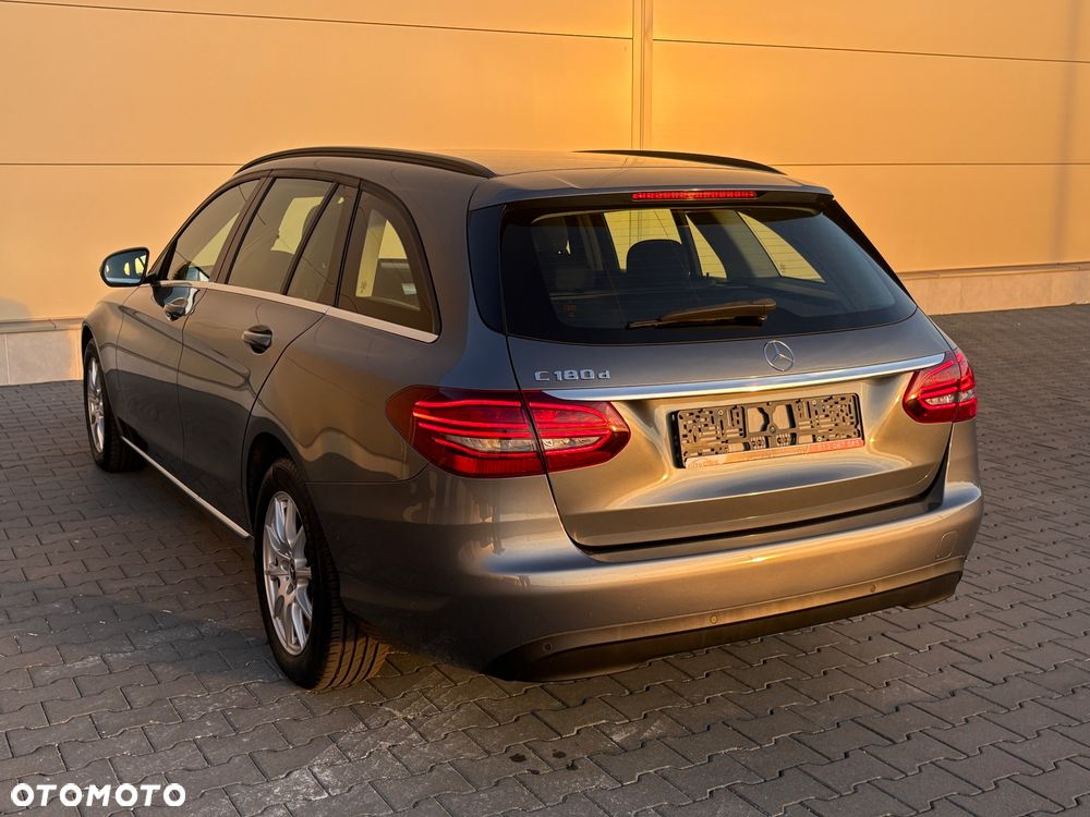 Mercedes-Benz Klasa C 180 d 9G-TRONIC - 13