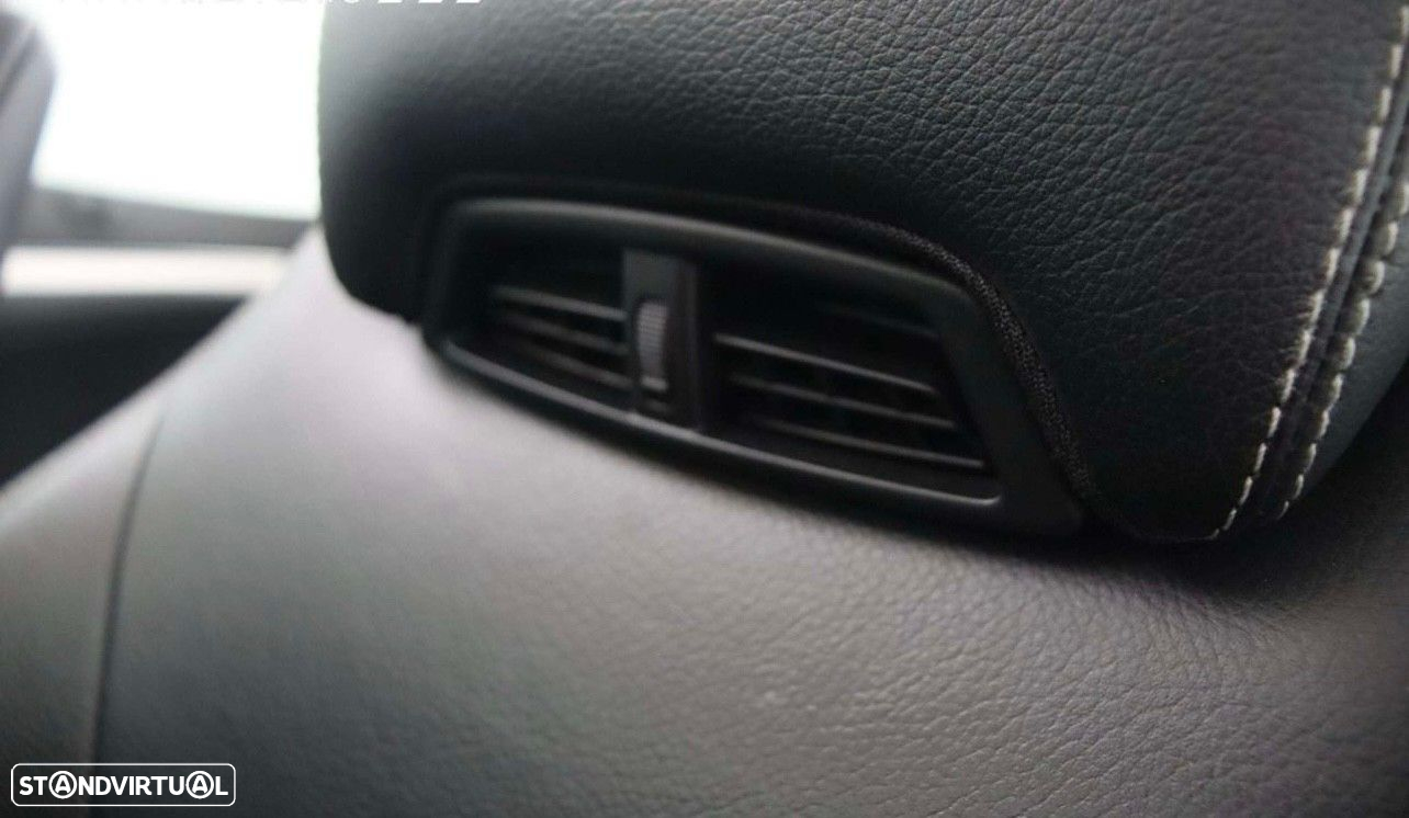Mercedes-Benz E 220 CDi Avantgarde BlueEfficiency Auto - 24