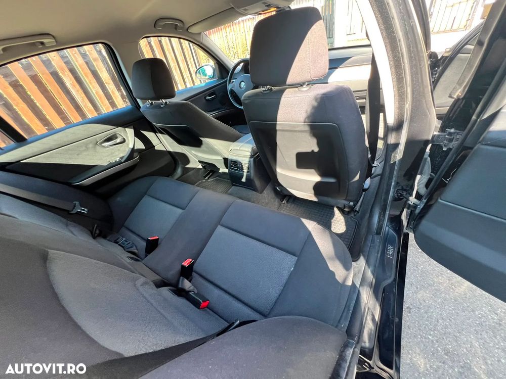 BMW Seria 3 318i - 4