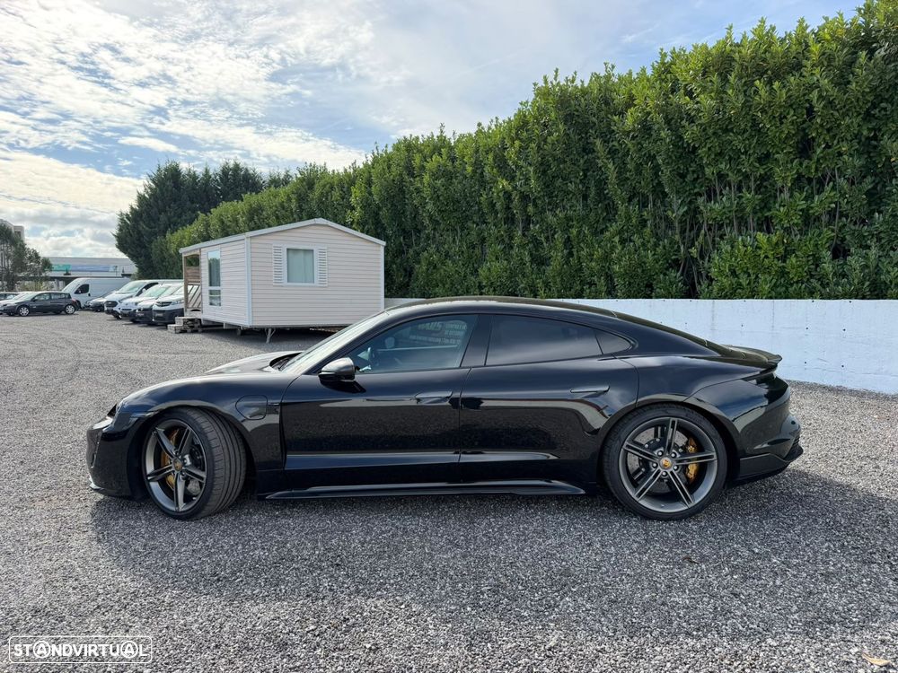 Porsche Taycan Turbo S - 14