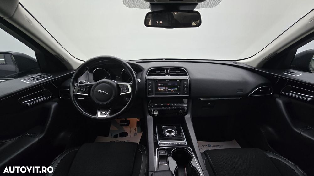 Jaguar F-Pace - 14