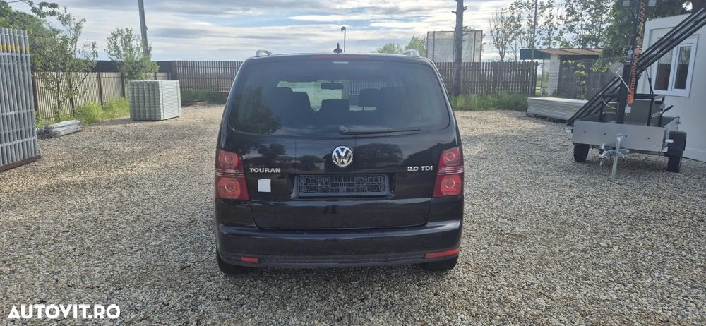 Volkswagen Touran 2.0 TDI DPF DSG Trendline - 5