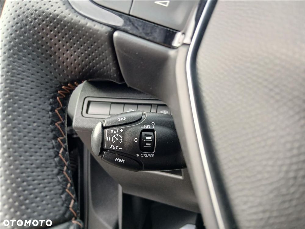 Peugeot 3008 1.6 PureTech GPF GT Line S&S EAT8 - 24