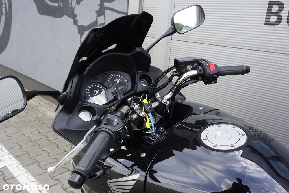 Honda CBF - 10