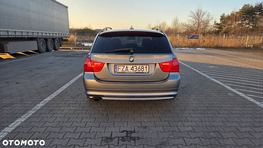 BMW Seria 3 318d DPF - 5