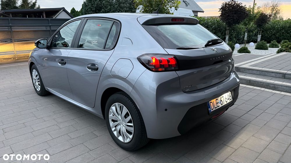 Peugeot 208 - 4