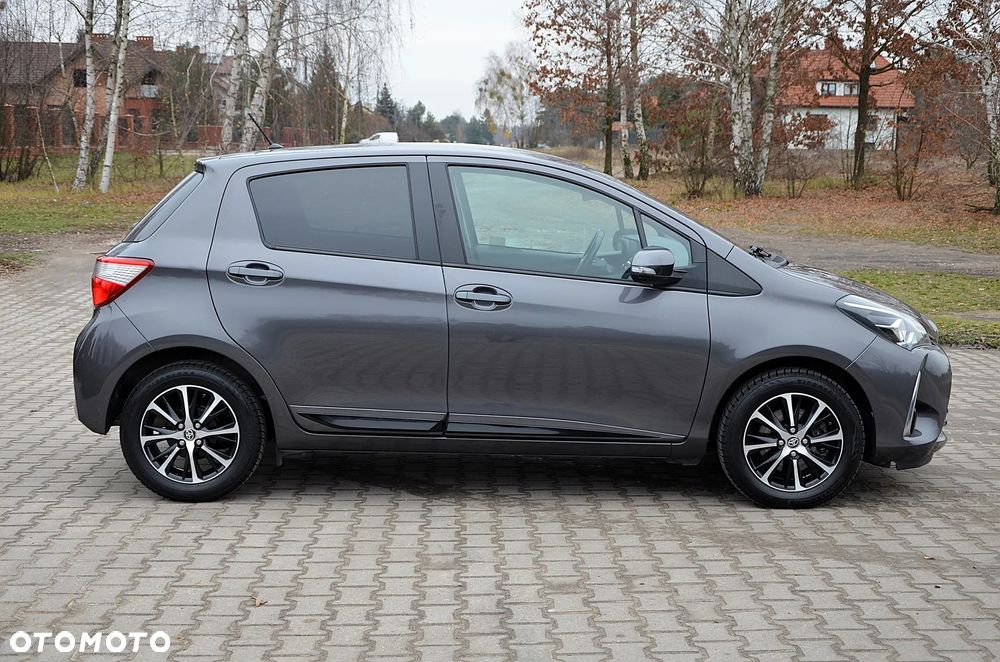 Toyota Yaris 1.5 Premium - 8