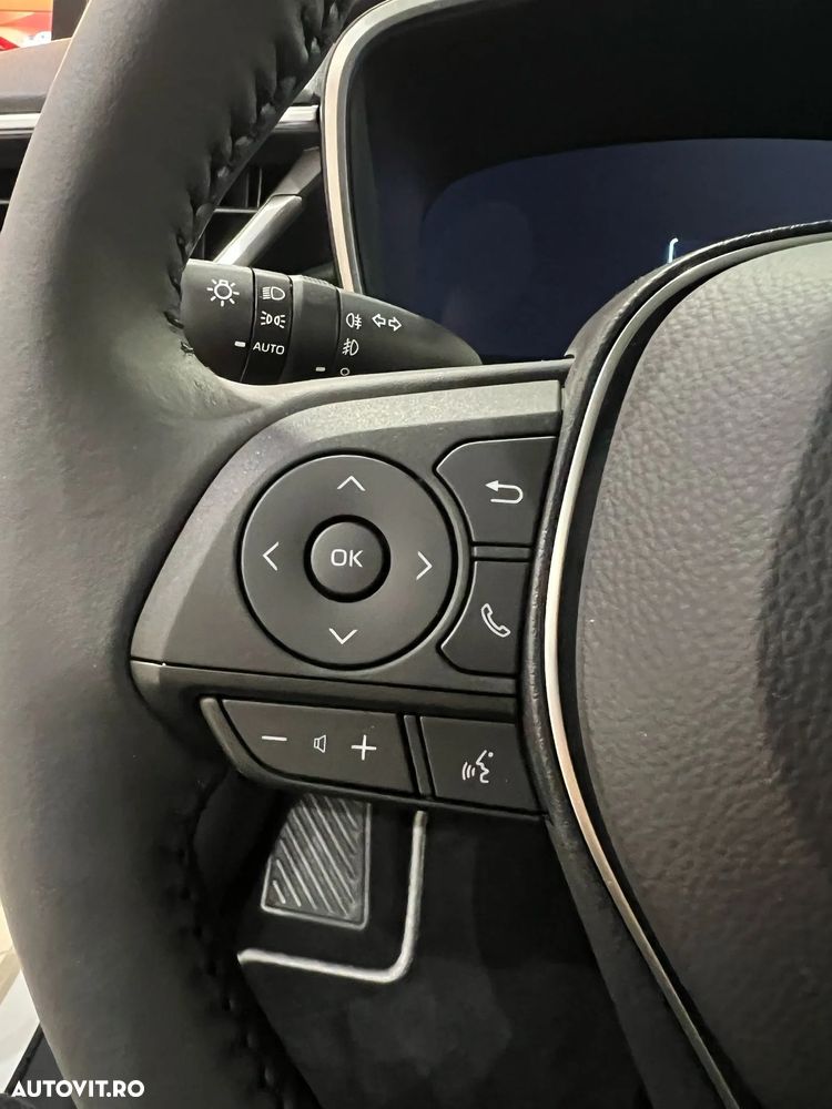 Toyota Corolla 1.8 HSD Business - 4