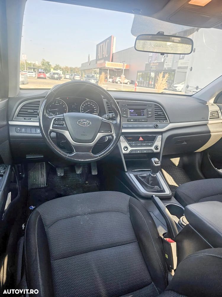 Hyundai Elantra 1.6 MPi Comfort - 1