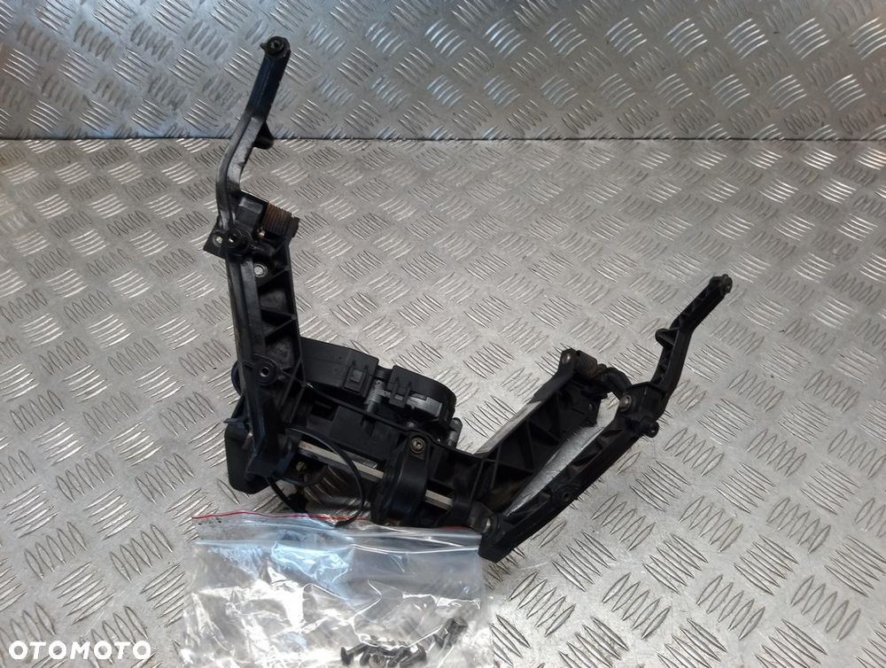 Mechanizm podnoszenia szyby BMW R 1200RT K26 10-14r   PN. 46637681429 - 2