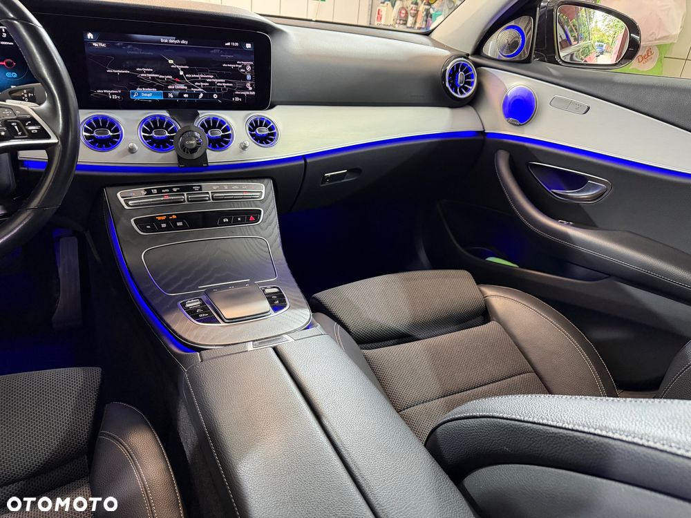 Mercedes-Benz Klasa E 300 9G-TRONIC Night Edition - 28