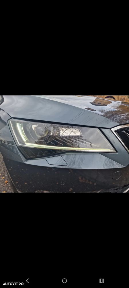 Skoda Superb 2.0 TDI DSG Premium Edition - 21