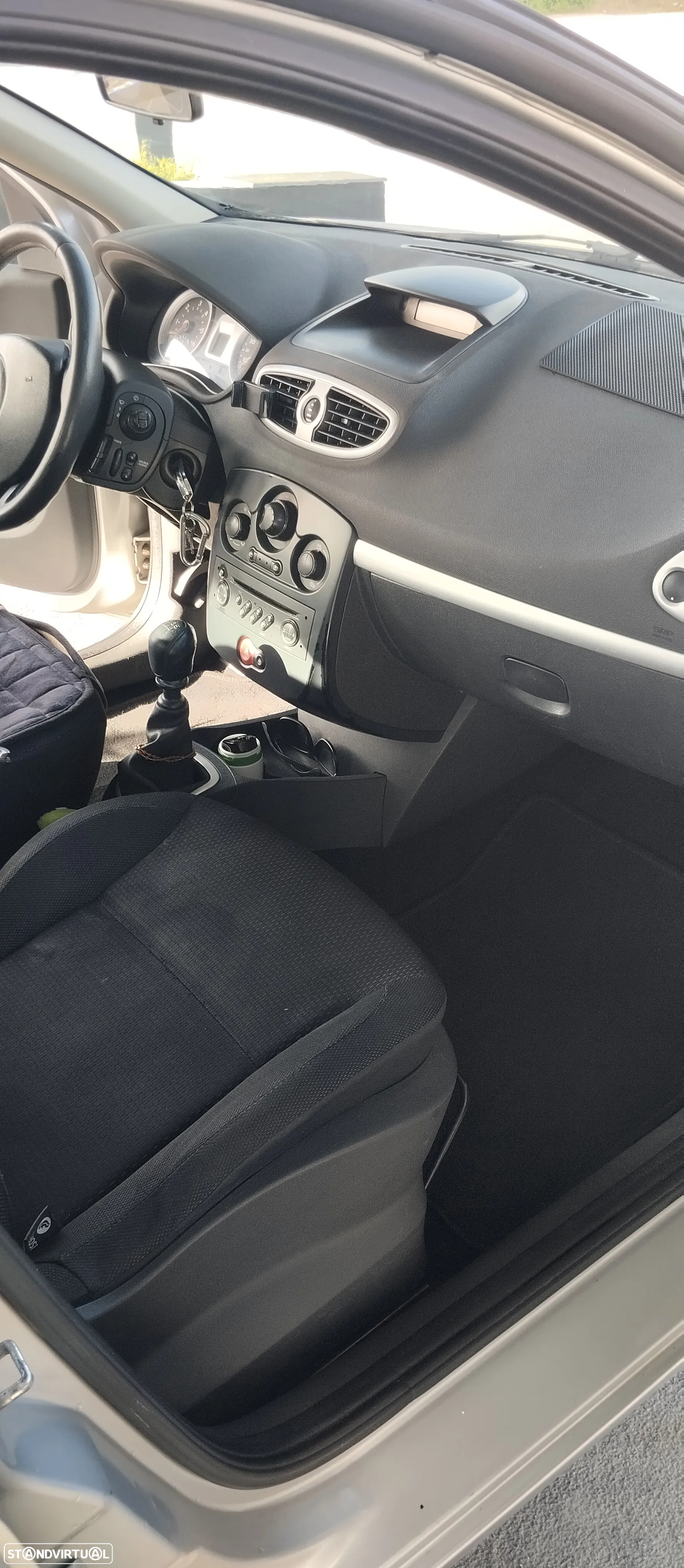 Renault Clio 1.5 dCi Dynamique S - 8