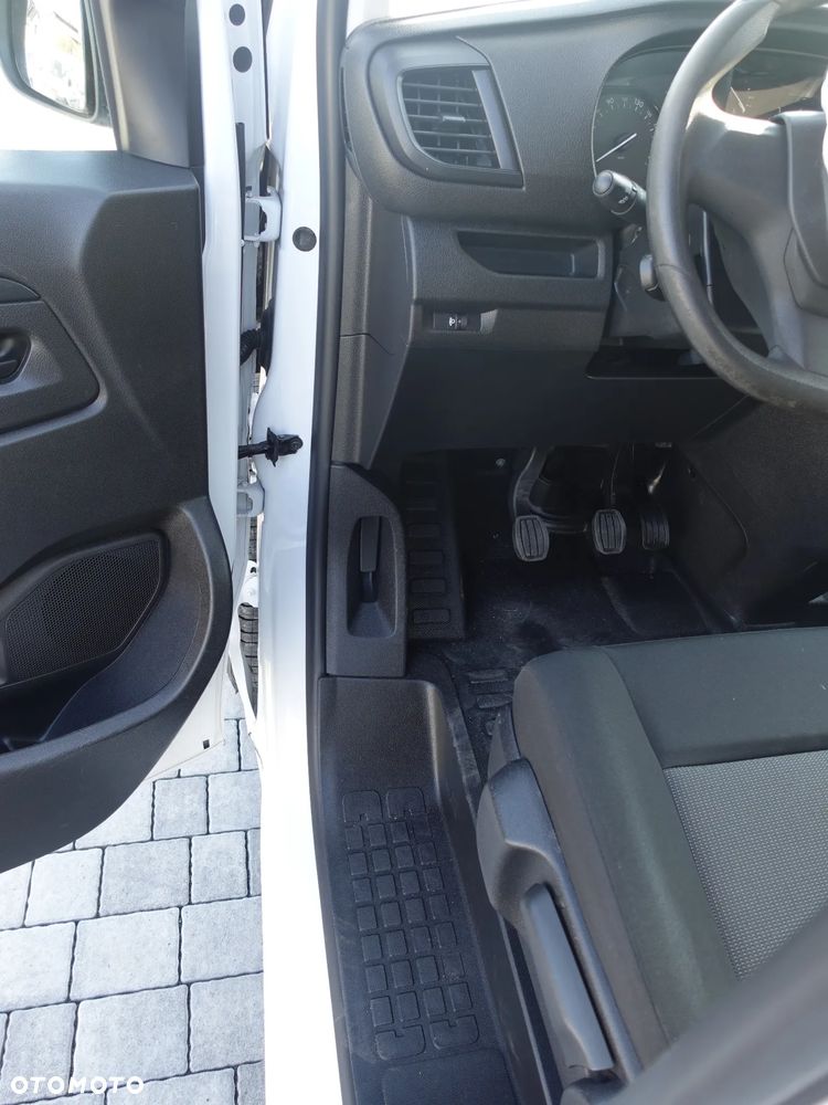 Opel VIVARO - 9