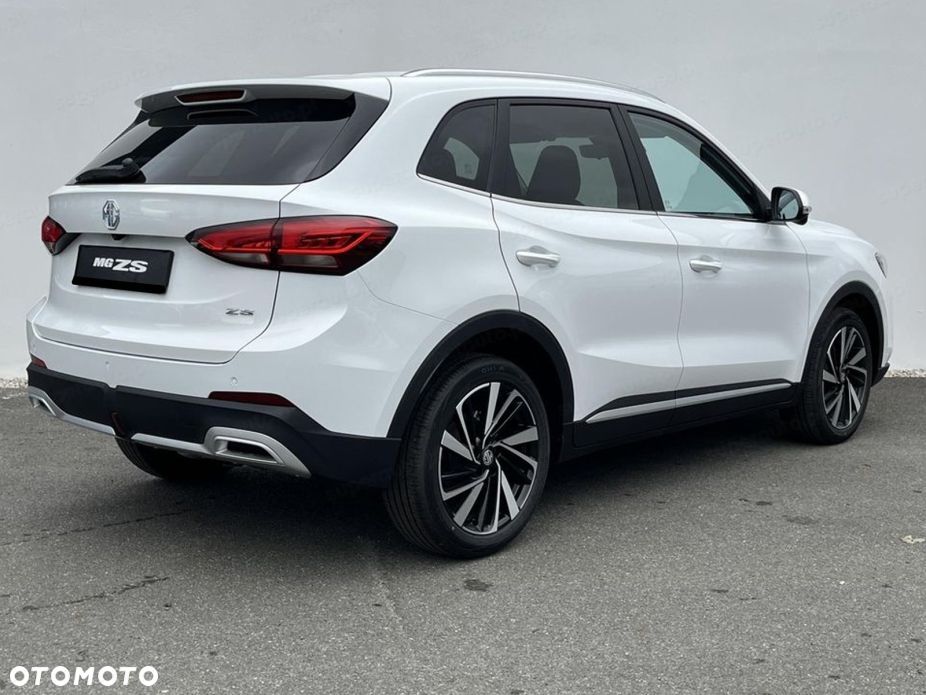 MG ZS Hybrid+ - 6