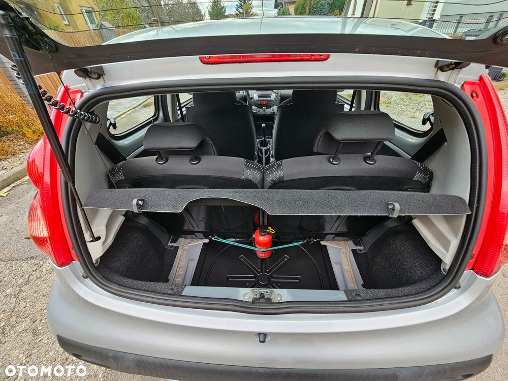 Peugeot 107 1.0 Urban Move Euro5 - 11