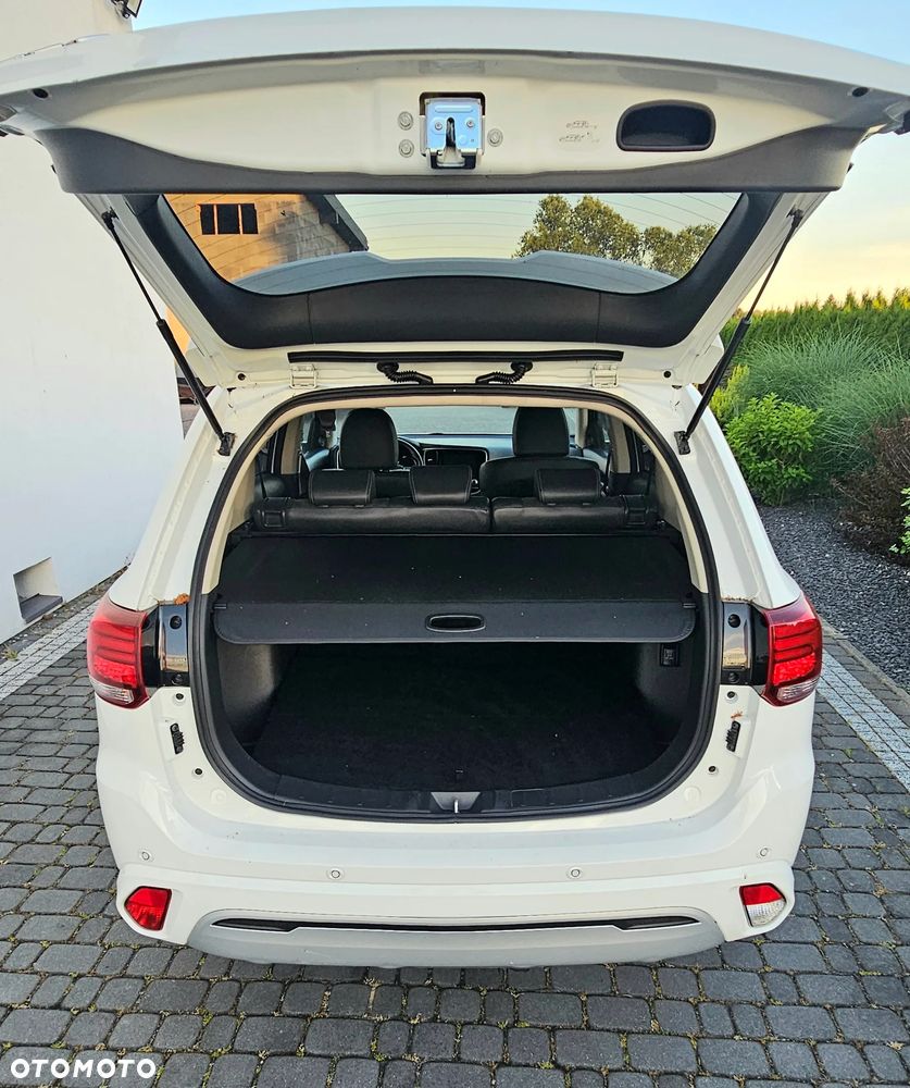Mitsubishi Outlander - 16