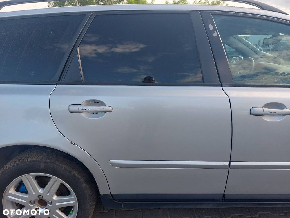 DRZWI KOMPLETNE PRAWY TYŁ VOLVO V50 I 426-26 - 1