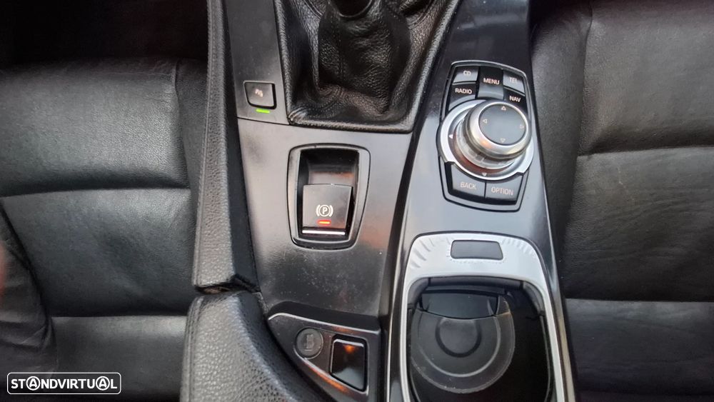 BMW 520 d Luxury Line - 32