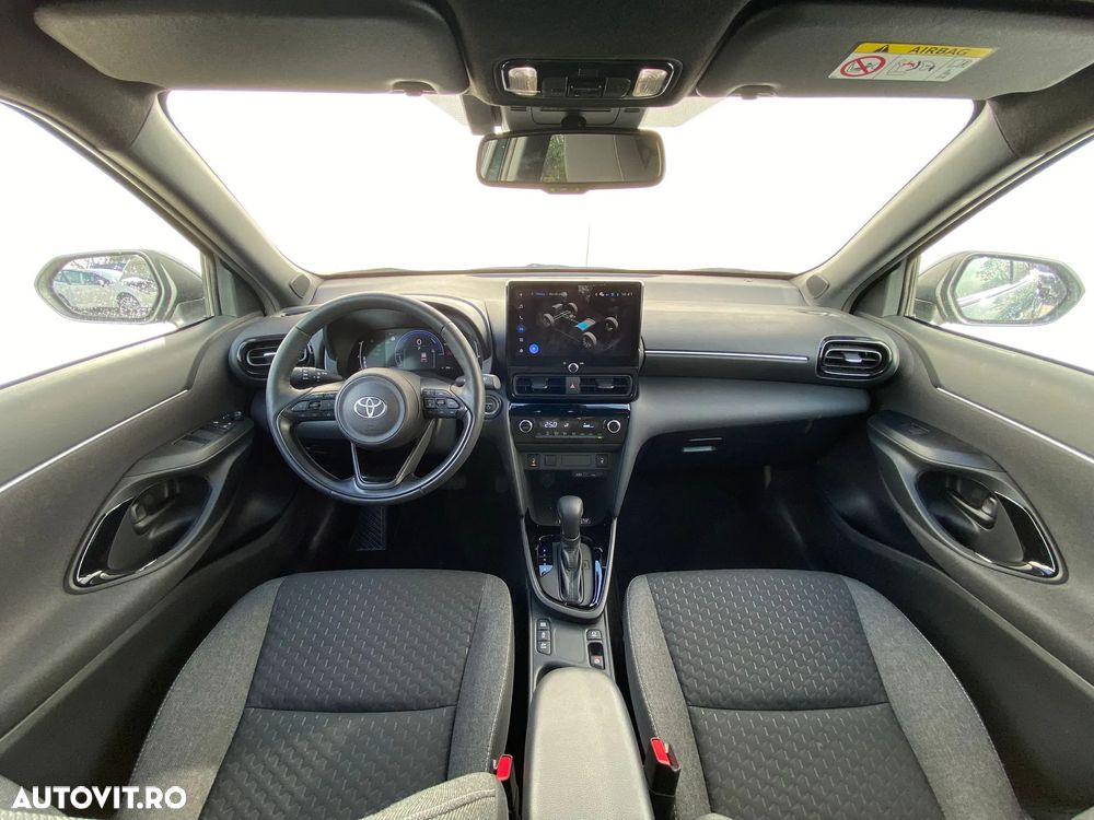 Toyota Yaris Cross 1.5 VVT-i HSD 116 4x2 HEV Dynamic - 14