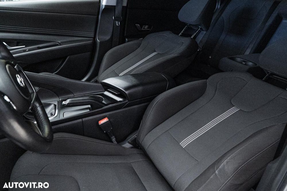 Hyundai Elantra 1.6 l 123 CP 6MT Highway - 14