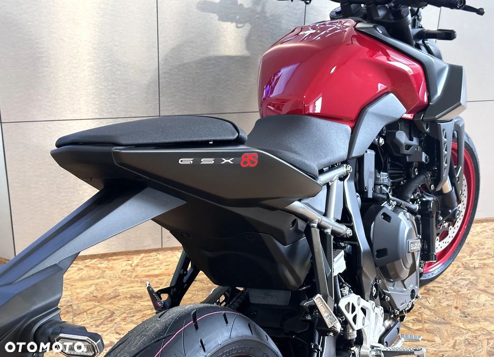 Suzuki GSX - 5
