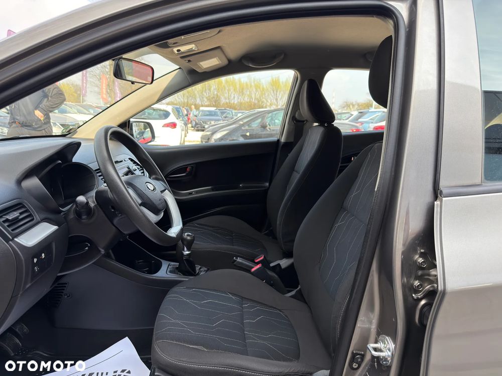 Kia Picanto 1.0 Fifa World Cup Edition - 21