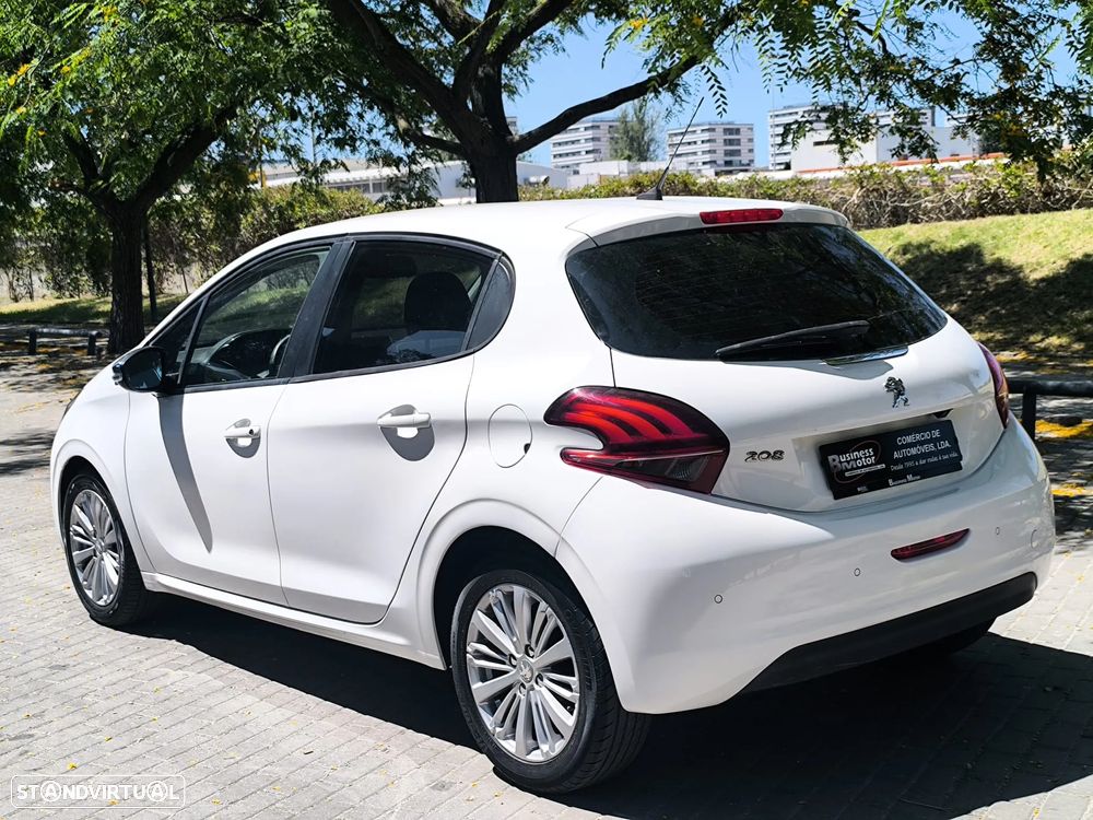 Peugeot 208 1.6 BlueHDi Style - 4
