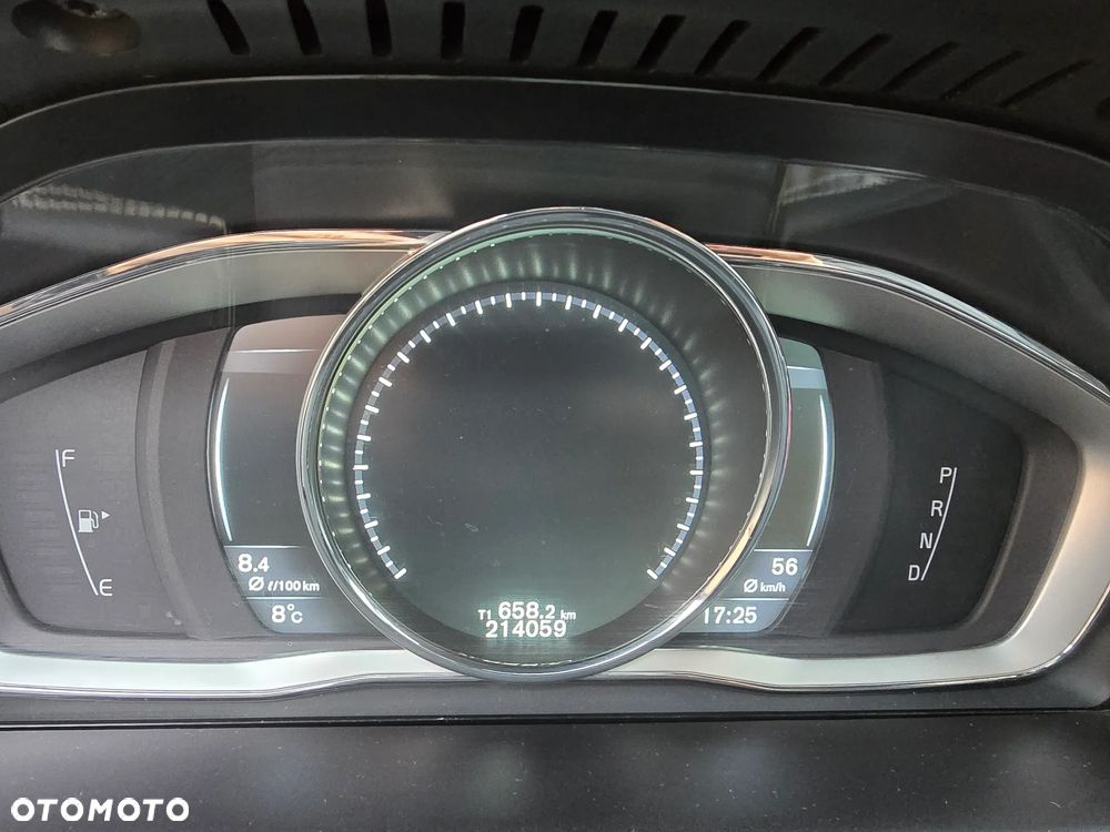 Volvo XC 60 D5 AWD R-Design Momentum - 19