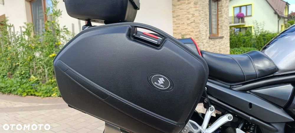 Suzuki GSX - 24
