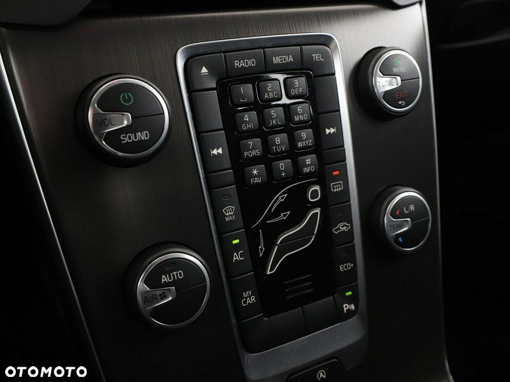 Volvo V40 T2 Drive-E Momentum - 24