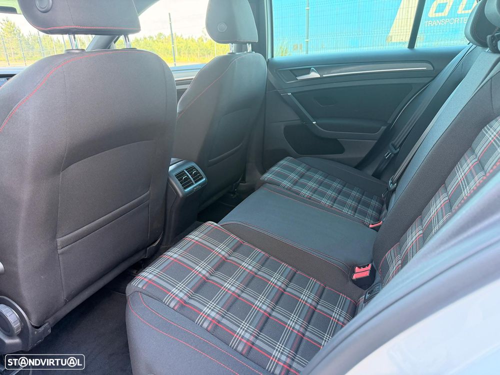 VW Golf GTI Performance BlueMotion DSG - 19