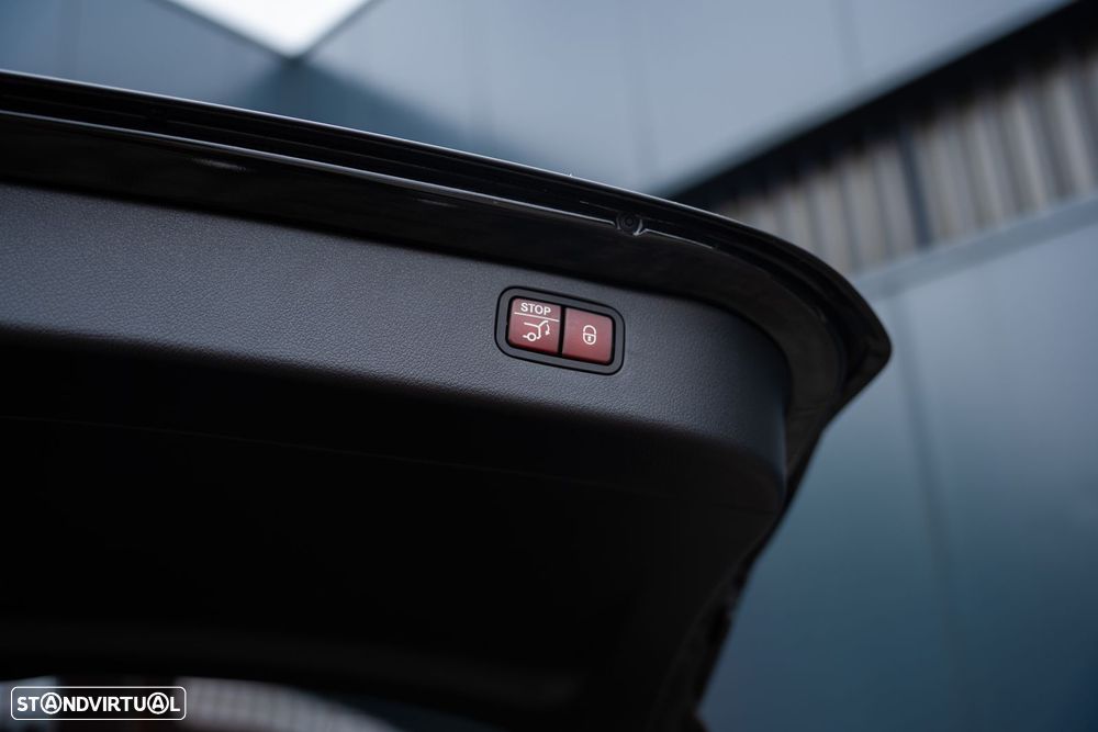 Mercedes-Benz C 300 e T 9G-TRONIC AMG Line - 33