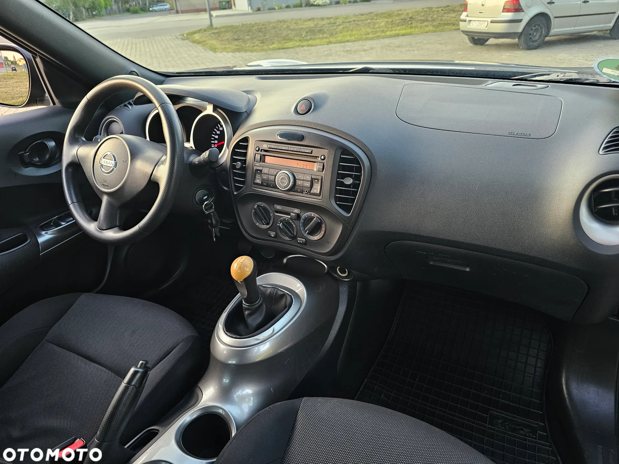 Nissan Juke 1.6 Visia - 22
