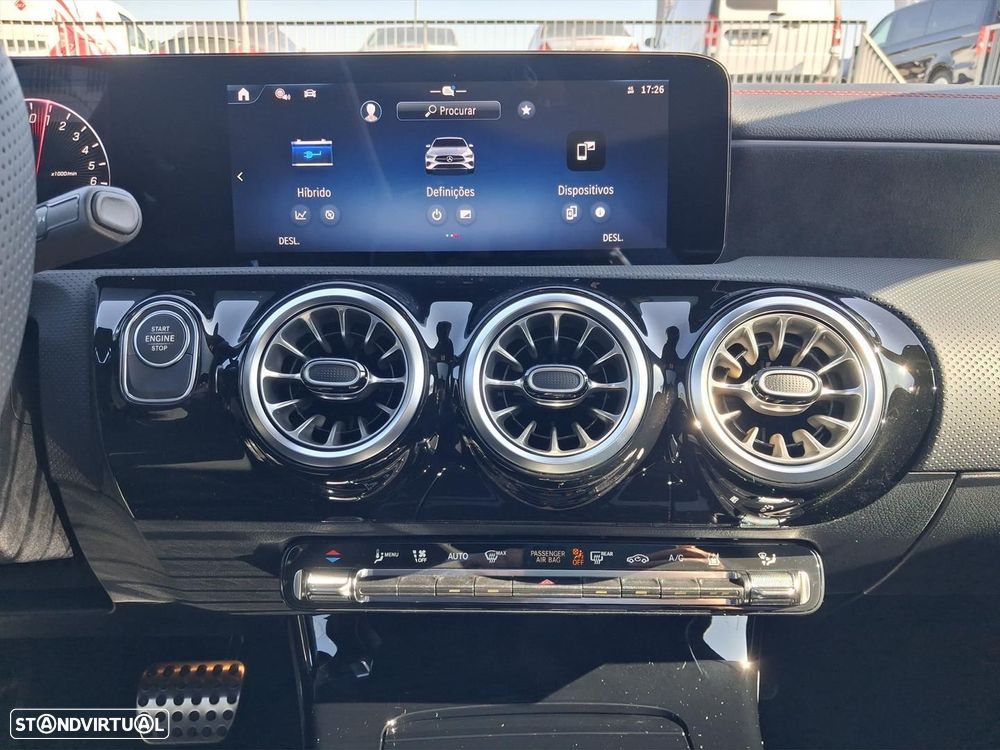 Mercedes-Benz CLA 250 e Shooting Brake AMG Line - 21