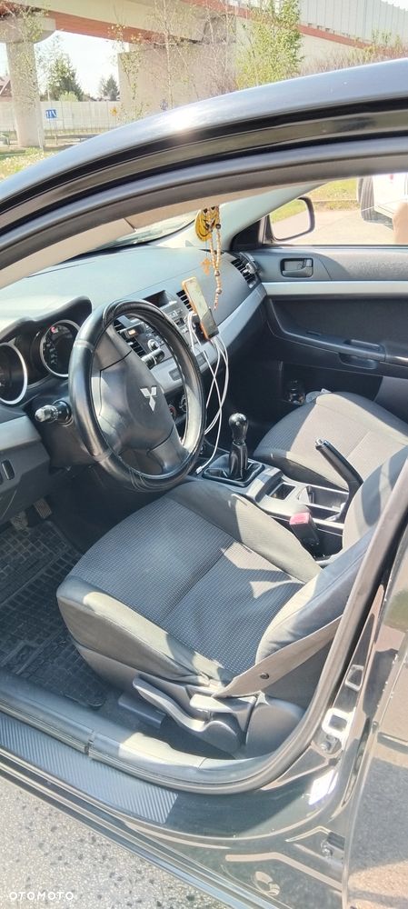 Mitsubishi Lancer 1.6 Inform - 9