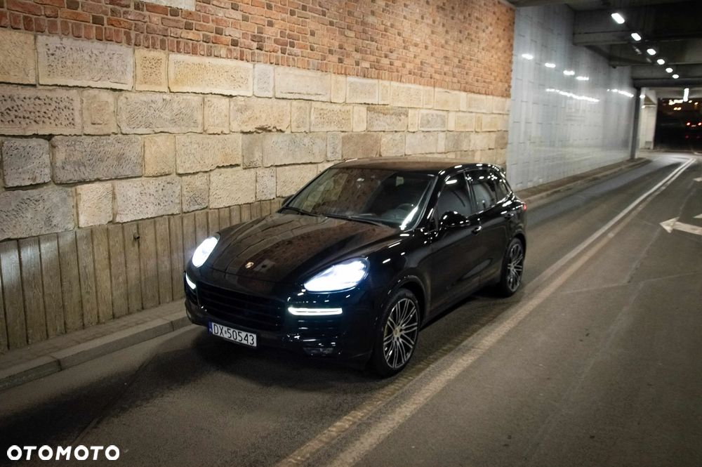 Porsche Cayenne Turbo S Tiptronic S - 17