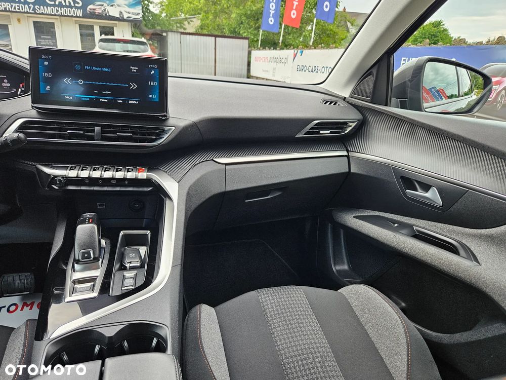 Peugeot 3008 1.2 PureTech Road Trip S&S EAT8 - 24