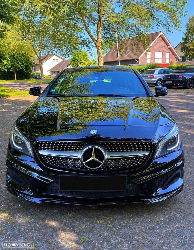Mercedes-Benz CLA 200 d Shooting Brake AMG Line - 12
