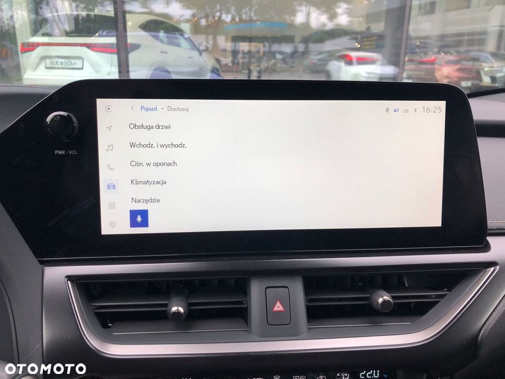 Lexus UX 300h F Sport Design - 24