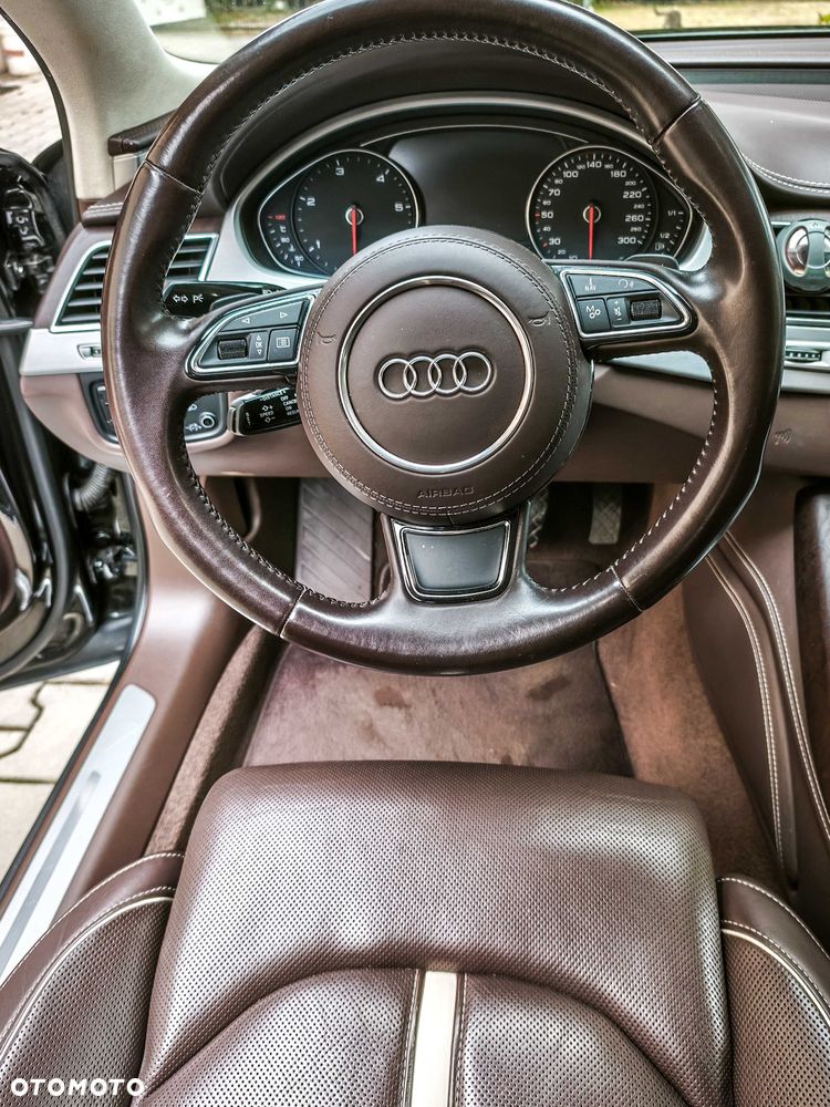 Audi A8 - 6