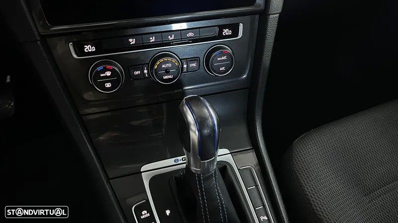 VW e-Golf AC/DC - 13