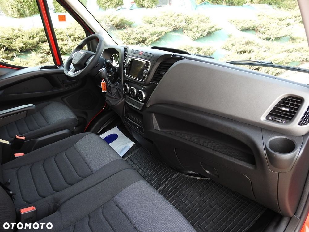 Iveco DAILY NOWY 35S18 CONNECT PLANDEKA 10 PALET WEBASTO KLIMATYZACJA TEMPOMAT NAWIGACJA LEDY ASO  180KM - 39
