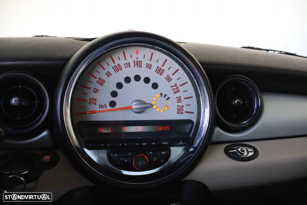 MINI Cabrio Cooper D - 21