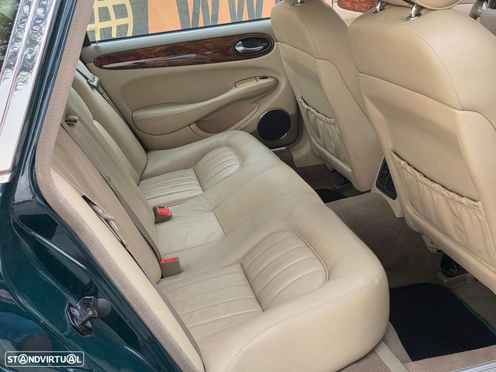 Jaguar XJ - 17