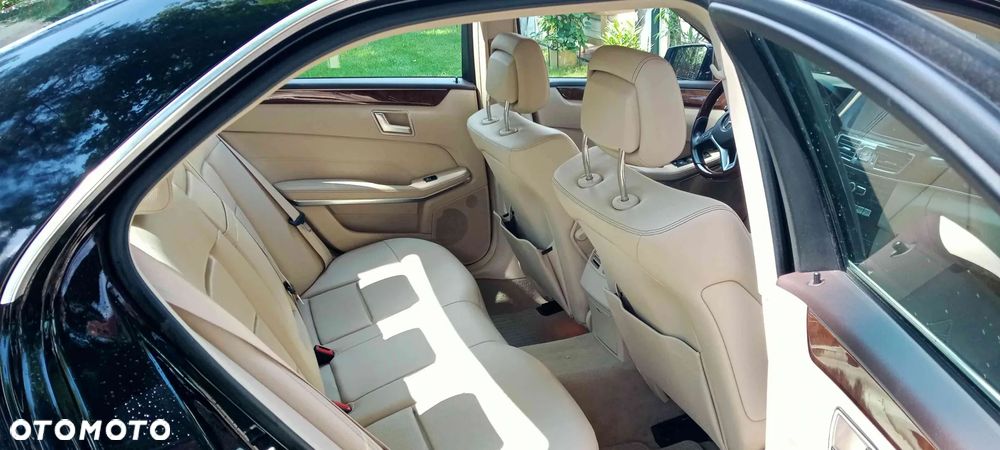 Mercedes-Benz Klasa E 300 4-Matic Classic - 8
